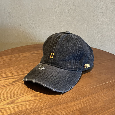 Γυναικείο τζιν καπέλο με κέντημα και γείσο