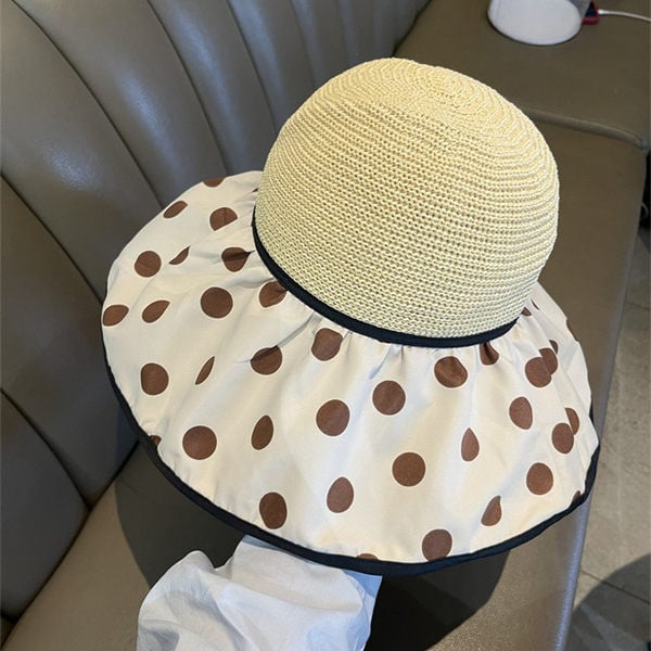 Ljetni ženski šešir sa širokim obodom na točkice