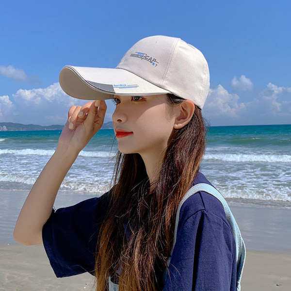 Dámsky ležérny klobúk s čiapkou a šiltom