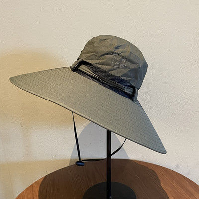 Υφασμάτινο καπέλο  με φαρδύ γείσο