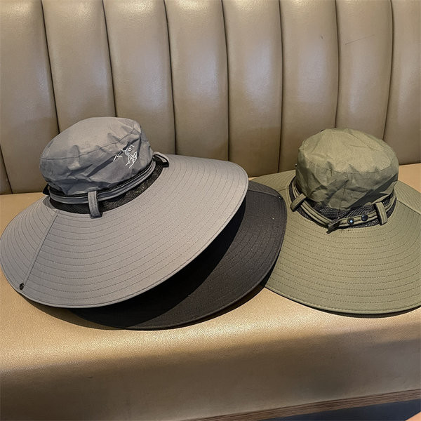 Υφασμάτινο καπέλο  με φαρδύ γείσο