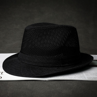 Vyriška kepurė iš kvėpuojančios medžiagos su dideliu krašteliu