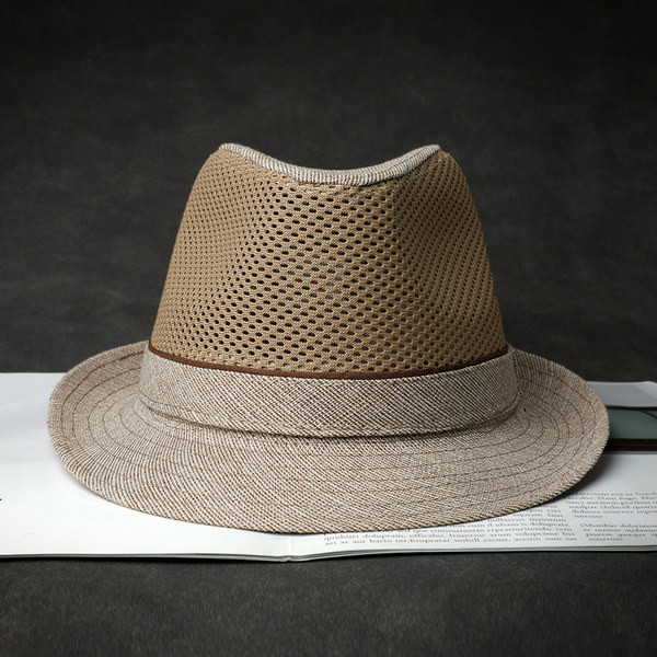 Мъжка шапка от дишаща материя с голяма периферия