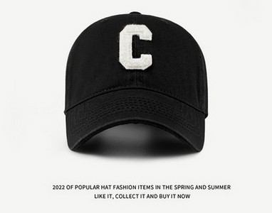 Vyriška beisbolo kepurė su smaigaliu ir siuvinėjimu