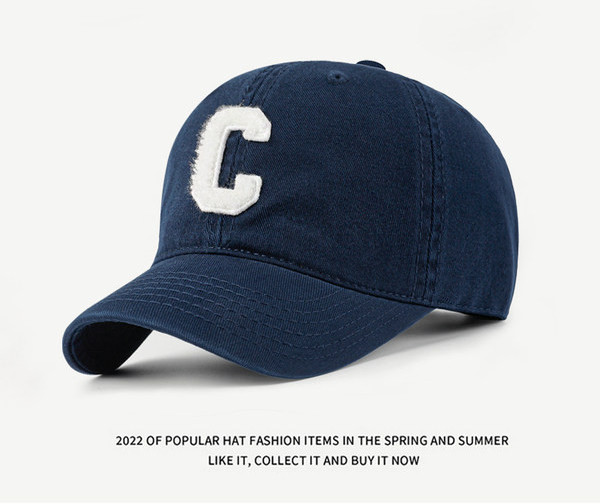 Мъжка бейзболна шапка с козирка и бродерия 