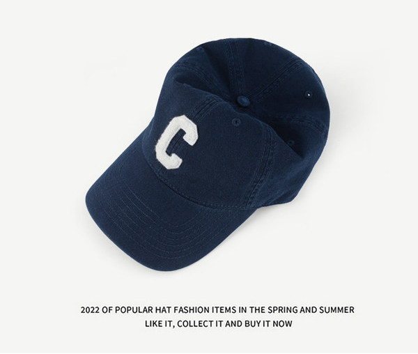 Мъжка бейзболна шапка с козирка и бродерия 