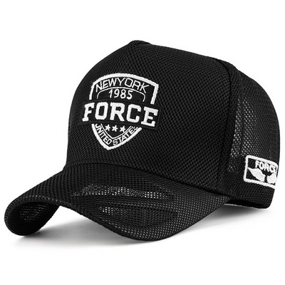 Мъжка бейзболна шапка от дишаща материя с бродиран надпис