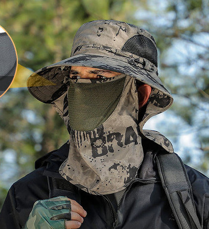 Мъжка шапка - с голяма периферия и маска за лице