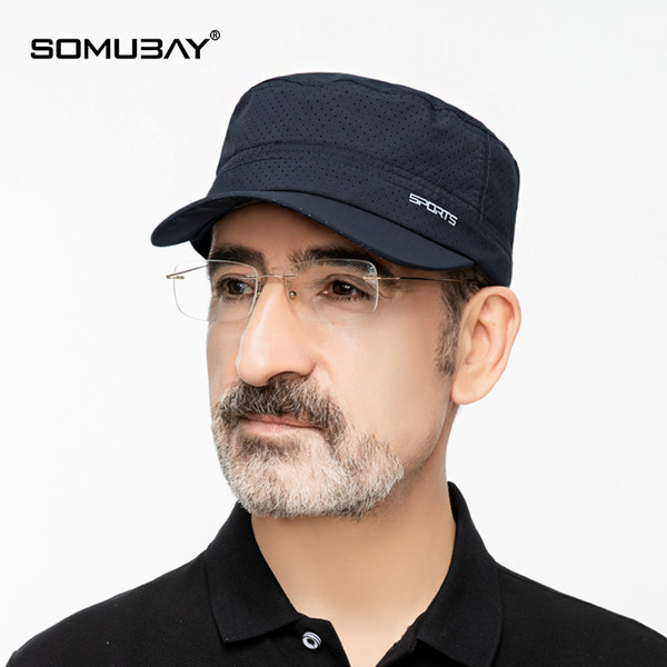 Мъжка шапка с къса периферия