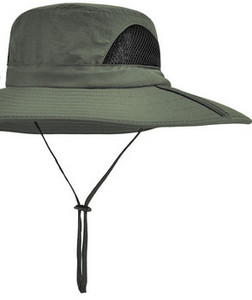 Muški ljetni šešir od prozračnog materijala pogodan za planinu