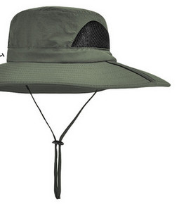 Muški ljetni šešir od prozračnog materijala pogodan za planinu