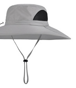 Muški ljetni šešir od prozračnog materijala pogodan za planinu