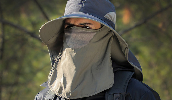 Лятна рибарска шапка с широка периферия