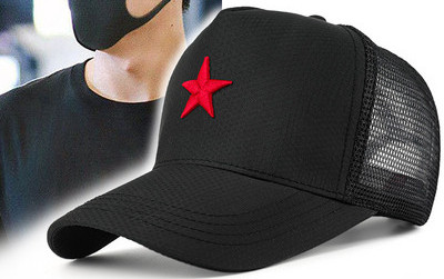 Мъжка бейзболна шапка от дишаща материя с козирка