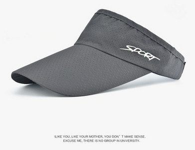 Мъжка шапка с козирка подходяща за спорт с бродиран надпис