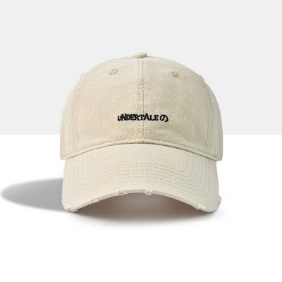 Пролетно-есенна шапка с козирка и скъсан ефект