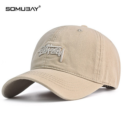 Памучна мъжка шапка с козирка и бродерия