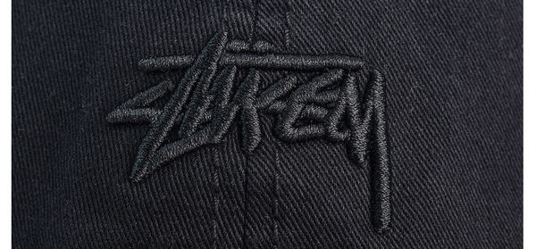 Памучна мъжка шапка с козирка и бродерия