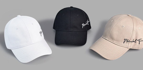 Мъжка пролетна шапка с козирка и надпис 