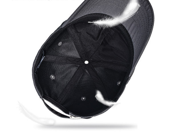 Бейзболна мъжка шапка с бродиран надпис