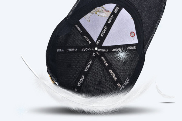 Мъжка бродирана бейзболна шапка с козирка