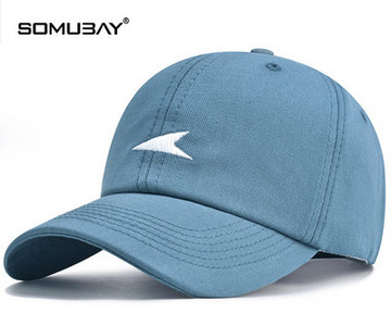 Текстилна шапка с козирка и бродерия