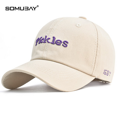 Ежедневна мъжка шапка с козирка и бродиран надпис