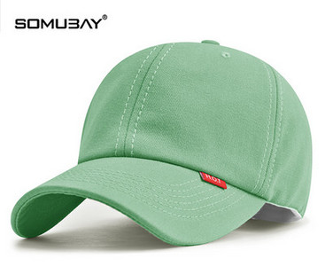 Мъжка бейзболна шапка с козирка подходяща за ежедневието