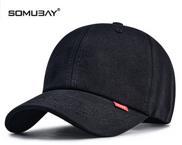 Мъжка бейзболна шапка с козирка подходяща за ежедневието