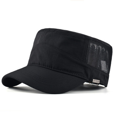 Мъжка лятна шапка от дишаща материя с козирка и метален елемент