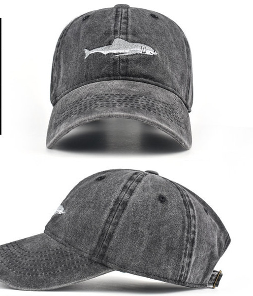 Дънкова шапка с козирка и бродерия