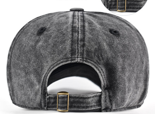 Дънкова шапка с козирка и бродерия