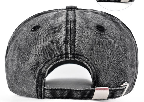 Мъжка шапка -  с бродерия и извита периферия