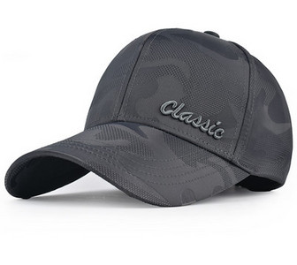 Мъжка лятна камуфлажна шапка с бродиран надпис и козирка