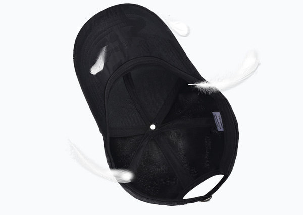 Мъжка лятна камуфлажна шапка с бродиран надпис и козирка