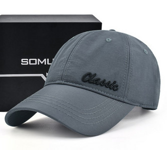 Мъжка текстилна бейзболна шапка с козирка и надпис