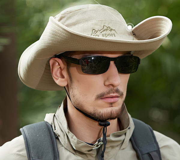 Текстилна шапка с широка 12 см периферия подходяща за риболов