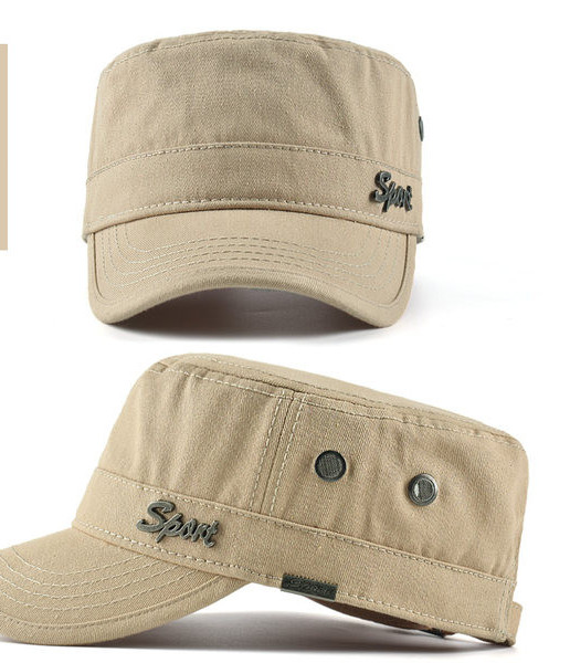 Текстилна шапка с козирка и метален надпис