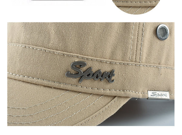 Текстилна шапка с козирка и метален надпис