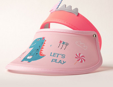 Слънцезащитна детска козирка с цветен десен