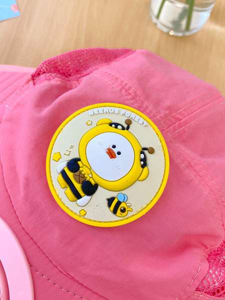 Детска шапка - с голяма периферия и вентилатор