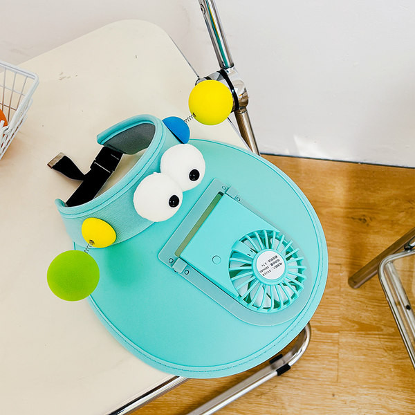 Детска козирка с вграден вентилатор и 3D елементи