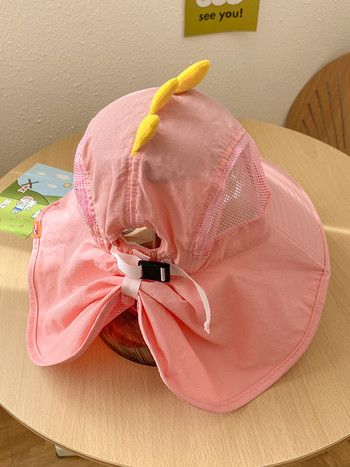 Детска шапка с широка периферия и вграден вентилатор