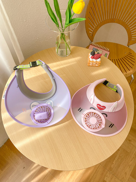 Детска слънцезащитна козирка с вентилатор