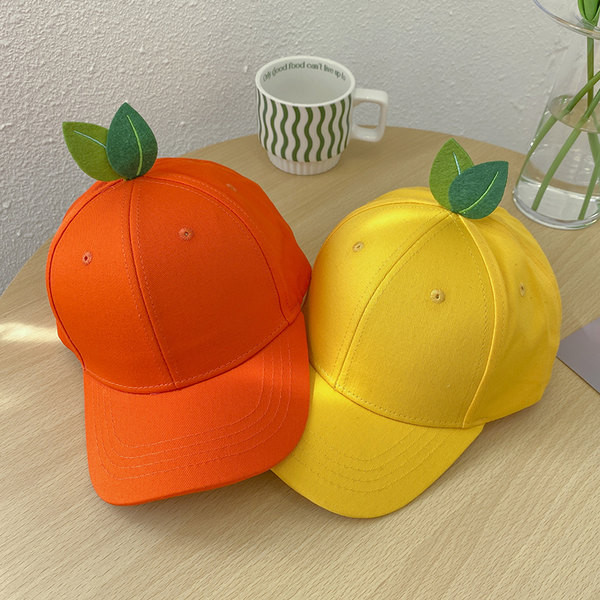 Детска шапка с козирка подходяща за лятото