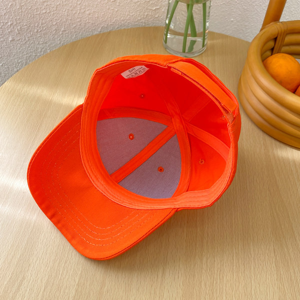 Детска шапка с козирка подходяща за лятото