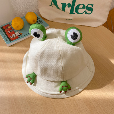 Текстилна детска шапка с 3D елементи