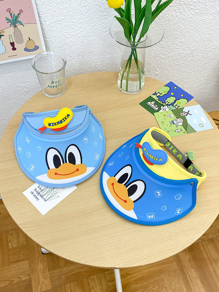 Лятна слънцезащитна шапка  с козирка и апликация за момчета и момичета 