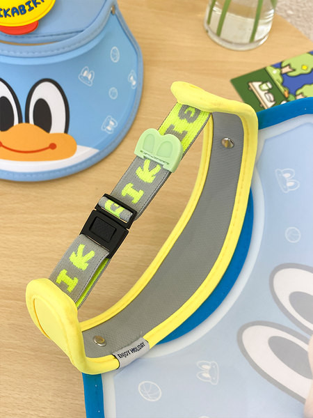 Лятна слънцезащитна шапка  с козирка и апликация за момчета и момичета 