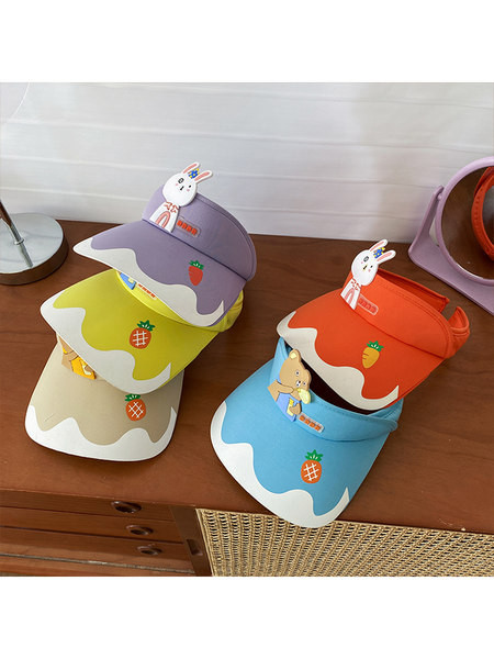 Детска текстилна козирка с 3D елементи